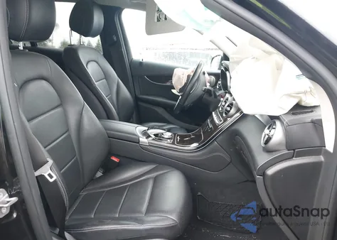 2017 Mercedes-Benz Glc 300 4Matic z USA, uszkodzony, nr VIN WDC0G4KB4HF140217